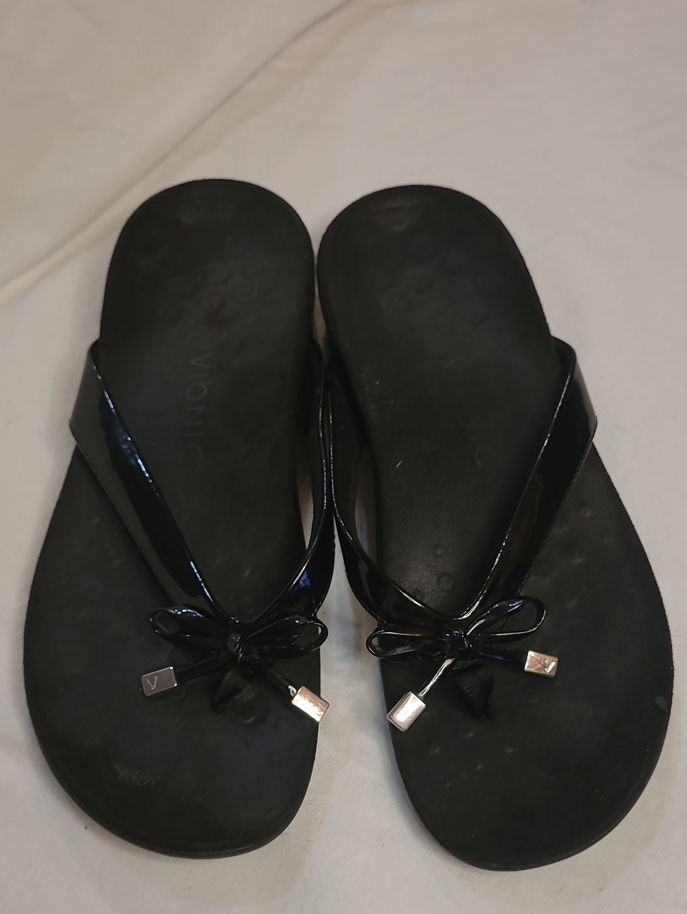 Vionic Black Patent Bow Thong Sandals Podiatrist Designed Size 9